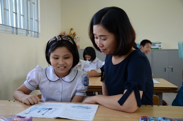 Vượt qua tử thần, cô bé cất bước tới trường - 5 Vượt qua tử thần, cô bé cất bước tới trường - 5