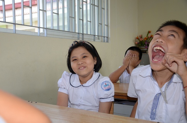 Cô bé Khánh Huyền đã chiến thắng bệnh ung thư hạch và trở lại trường. - 8 Khanh-huyen
