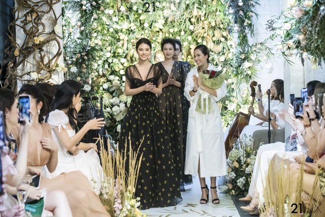 Chìm đắm trong BST thời trang lấy cảm hứng từ những cánh bướm của 21SIX Fashion - 1 Chìm đắm trong BST thời trang lấy cảm hứng từ những cánh bướm của 21SIX Fashion - 1