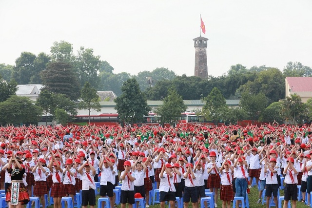 Vũ điệu này có gì đặc biệt mà đến 2.500 người cùng thích thú tham gia? - 1 Vũ điệu này có gì đặc biệt mà đến 2.500 người cùng thích thú tham gia? - 1