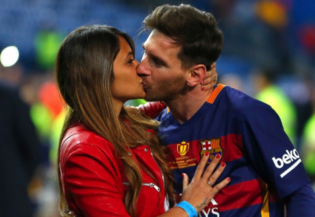 Xúc động với một thập kỉ yêu đương gắn bó của vợ chồng Messi - 3