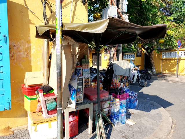 Người phụ nữ “trần tình” về việc đòi đánh khách Tây ở phố cổ Hội An Nơi người phụ nữ buôn bán ở phố cổ Hội An