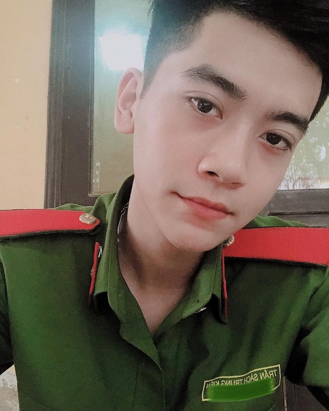 Chỉ 2 giây lên sóng truyền hình, nam sinh ĐH Phòng cháy bỗng nổi rần rần - 4 Chỉ 2 giây lên sóng truyền hình, nam sinh ĐH Phòng cháy bỗng nổi rần rần - 4
