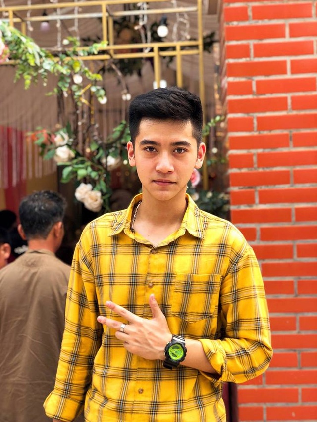 Chỉ 2 giây lên sóng truyền hình, nam sinh ĐH Phòng cháy bỗng nổi rần rần - 6 Chỉ 2 giây lên sóng truyền hình, nam sinh ĐH Phòng cháy bỗng nổi rần rần - 6