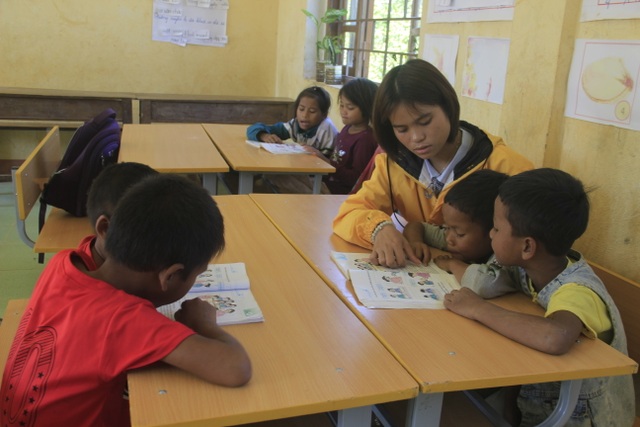Bộ đội Biên phòng nuôi dưỡng, còn cho các cháu đến trường học chữ - 4 Bộ đội Biên phòng nuôi dưỡng, còn cho các cháu đến trường học chữ - 4