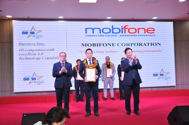 MobiFone nhận cú đúp danh hiệu doanh nghiệp CNTT hàng đầu Việt Nam 2019 - 1 MobiFone nhận cú đúp danh hiệu doanh nghiệp CNTT hàng đầu Việt Nam 2019 - 1
