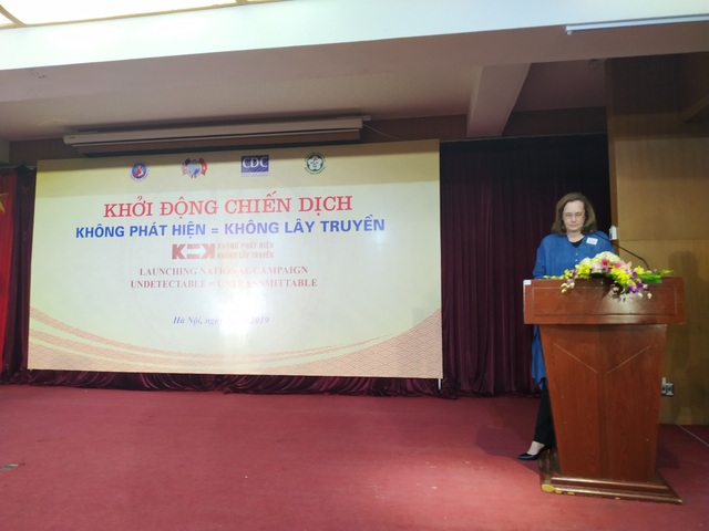 Uống thuốc điều trị, virus HIV giảm nguy cơ lây truyền sang bạn tình - 3 Uống thuốc điều trị, virus HIV giảm nguy cơ lây truyền sang bạn tình - 3