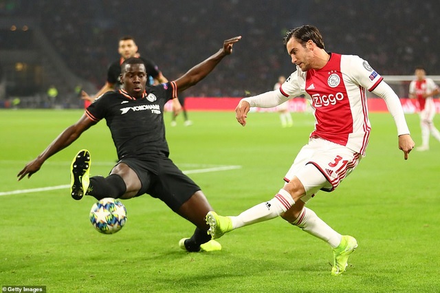 “Kép phụ” Batshuayi tỏa sáng đưa Chelsea vượt qua Ajax - 7 “Kép phụ” Batshuayi tỏa sáng đưa Chelsea vượt qua Ajax - 7