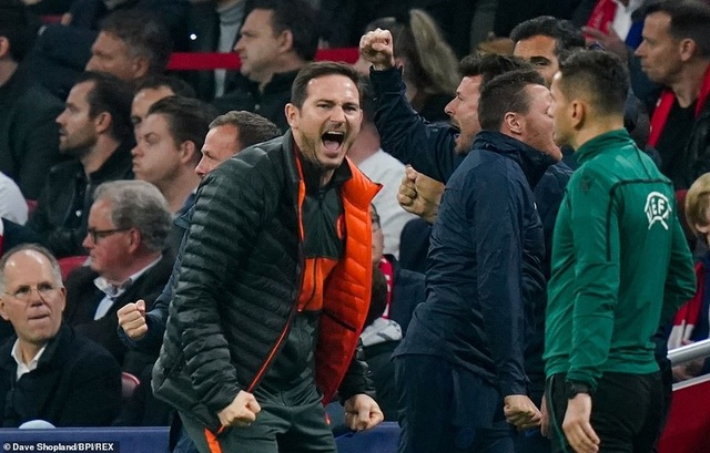 “Kép phụ” Batshuayi tỏa sáng đưa Chelsea vượt qua Ajax - 3 “Kép phụ” Batshuayi tỏa sáng đưa Chelsea vượt qua Ajax - 3