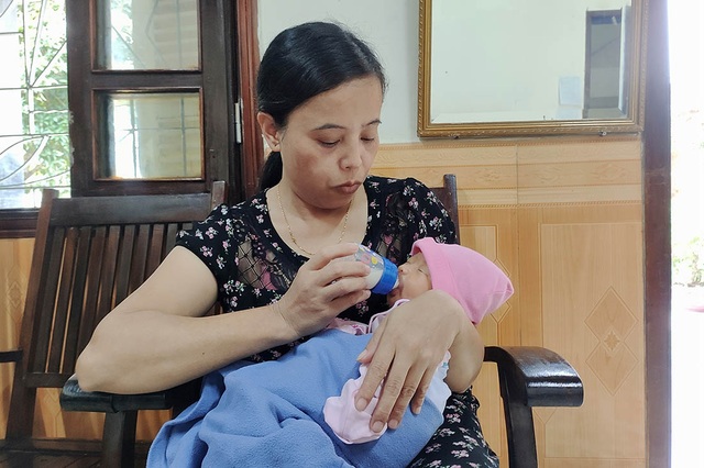 Mẹ bỏ con sơ sinh trước cổng làng trẻ SOS, nhấn còi liên tục để có người ra nhận - 2 Mẹ bỏ con sơ sinh trước cổng làng trẻ SOS, nhấn còi liên tục để có người ra nhận - 2