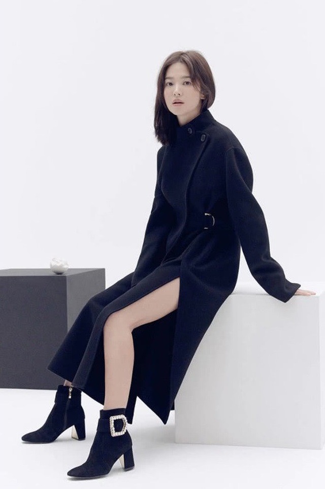 Song Hye Kyo trang điểm trong veo hút hồn cư dân mạng sau lùm xùm “nói không giữ lời” - 11 Song Hye Kyo trang điểm trong veo hút hồn cư dân mạng sau lùm xùm “nói không giữ lời” - 11