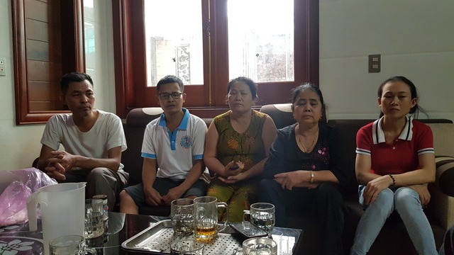 Kinh hoàng bé trai bị phóng điện phải tháo bỏ cả 2 tay tại Nghệ An! - 1 Kinh hoàng bé trai bị phóng điện phải tháo bỏ cả 2 tay tại Nghệ An! - 1