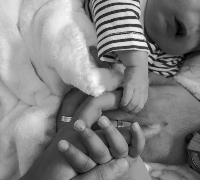 Em bé sinh ra không có mặt, bác sĩ bị đình chỉ 6 tháng - 1 Em bé sinh ra không có mặt, bác sĩ bị đình chỉ 6 tháng - 1