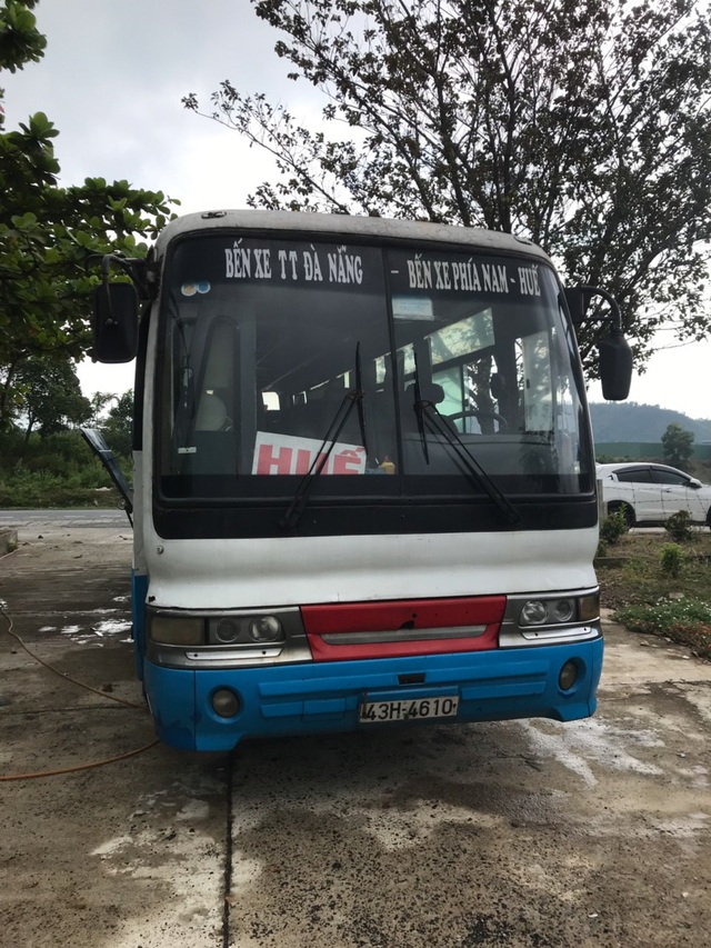 Bắt giữ xe khách vận chuyển 400kg mỡ động vật không nguồn gốc - 2 Bắt giữ xe khách vận chuyển 400kg mỡ động vật không nguồn gốc - 2