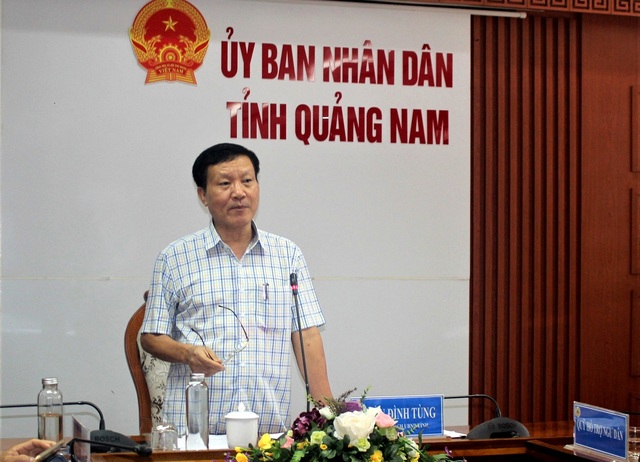 Gỡ khó tàu 67 ở Quảng Nam Gỡ khó tàu 67 ở Quảng Nam
