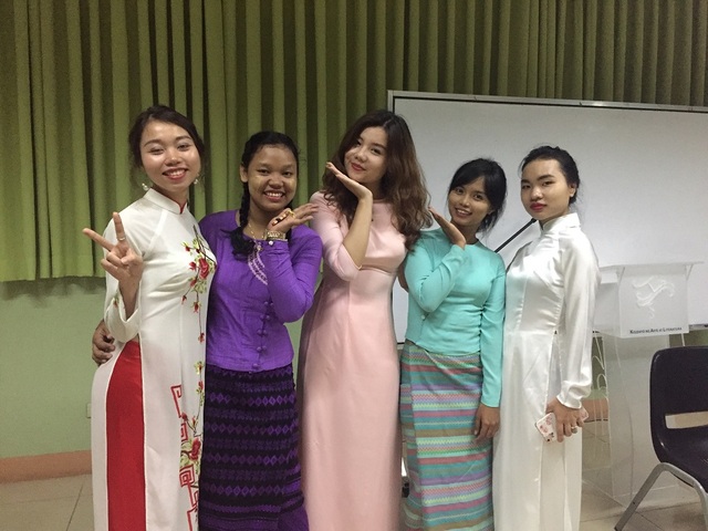 Nữ thủ khoa đầu ra ĐH Hà Nội tiết lộ bí quyết săn học bổng quốc tế - 3 Nữ thủ khoa đầu ra ĐH Hà Nội tiết lộ bí quyết săn học bổng quốc tế - 3