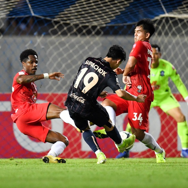 Supachai, Supachok bật khóc sau khi Buriram mất chức vô địch Thai League - 14 Supachai, Supachok bật khóc sau khi Buriram mất chức vô địch Thai League - 14