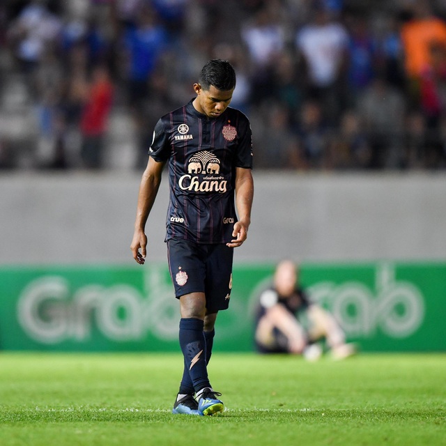 Supachai, Supachok bật khóc sau khi Buriram mất chức vô địch Thai League - 5 Supachai, Supachok bật khóc sau khi Buriram mất chức vô địch Thai League - 5
