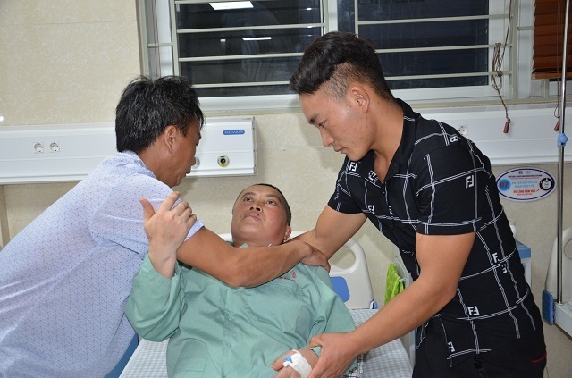 Người phụ nữ không biết tiếng Kinh nằng nặc xin bác sĩ về nhà chờ chết! - 3 Người phụ nữ không biết tiếng Kinh nằng nặc xin bác sĩ về nhà chờ chết! - 3