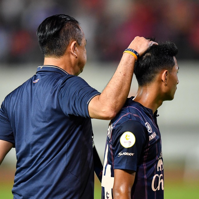 Supachai, Supachok bật khóc sau khi Buriram mất chức vô địch Thai League - 2 Supachai, Supachok bật khóc sau khi Buriram mất chức vô địch Thai League - 2