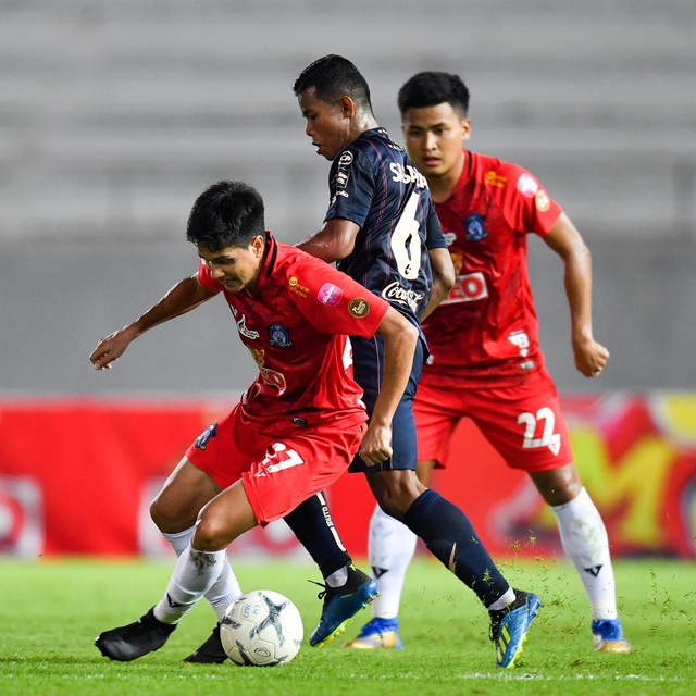 Supachai, Supachok bật khóc sau khi Buriram mất chức vô địch Thai League - 11 Supachai, Supachok bật khóc sau khi Buriram mất chức vô địch Thai League - 11