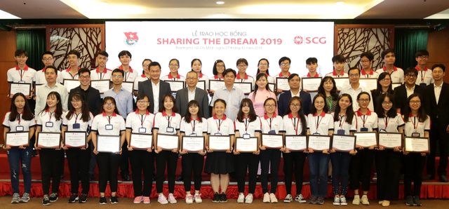 TPHCM: 19 năm, trao gần 25 tỷ đồng học bổng Khuyến tài cho sinh viên - 3 TPHCM: 19 năm, trao gần 25 tỷ đồng học bổng Khuyến tài cho sinh viên - 3
