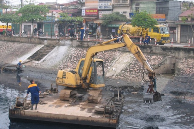 Mỗi ngày các dòng sông Hà Nội nhận 600.000 m3 nước thải - 3 Mỗi ngày các dòng sông Hà Nội nhận 600.000 m3 nước thải - 3