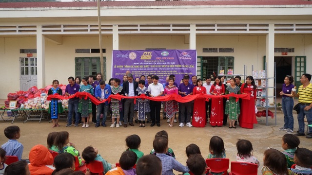 Cho đi là còn mãi với những ngôi trường mới nơi địa đầu Tổ quốc - 3 Cho đi là còn mãi với những ngôi trường mới nơi địa đầu Tổ quốc - 3