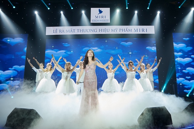 Kỳ vọng vào đột phá lớn cho mỹ phẩm việt từ sự kiện ra mắt thương hiệu Miri - 5 Kỳ vọng vào đột phá lớn cho mỹ phẩm việt từ sự kiện ra mắt thương hiệu Miri - 5