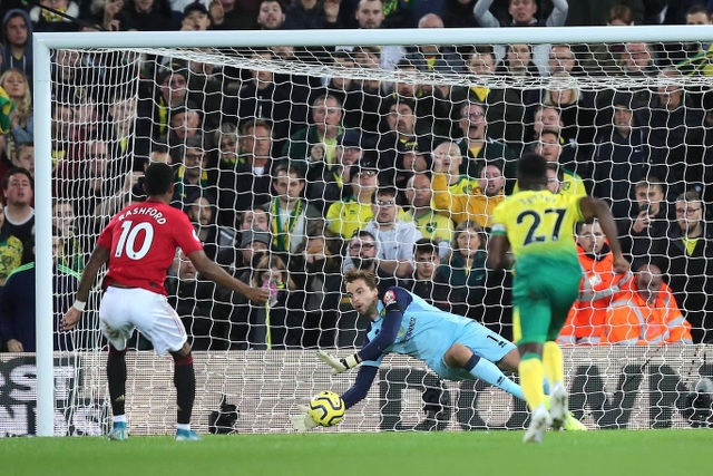 Những khoảnh khắc thắng tưng bừng của Man Utd trên sân Norwich - 9