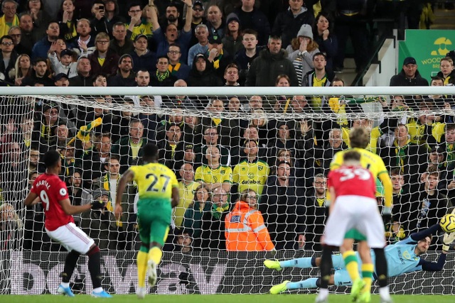 Những khoảnh khắc thắng tưng bừng của Man Utd trên sân Norwich - 13