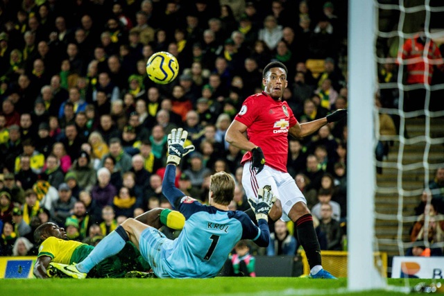 Những khoảnh khắc thắng tưng bừng của Man Utd trên sân Norwich - 16
