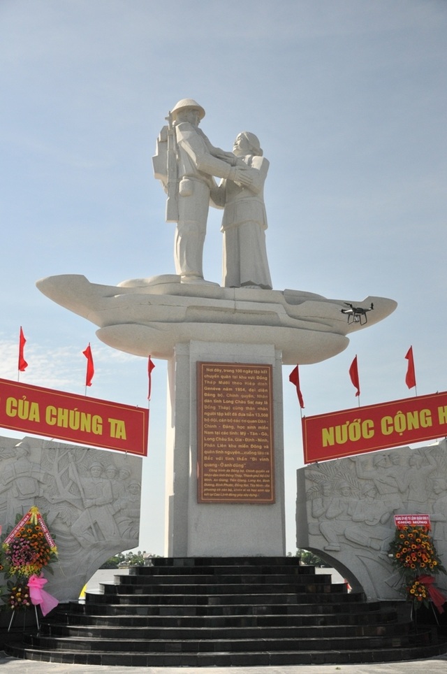 Khánh thành tượng đài Tập kết 1954 dịp kỷ niệm 65 năm ngày tiễn đoàn quân cuối cùng ra Bắc - Ảnh minh hoạ 5