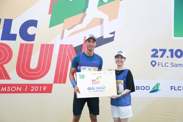 Lan toả tinh thần thể thao không giới hạn từ giải chạy FLC Run 2019 tại phố biển Sầm Sơn - 13 Lan toả tinh thần thể thao không giới hạn từ giải chạy FLC Run 2019 tại phố biển Sầm Sơn - 13