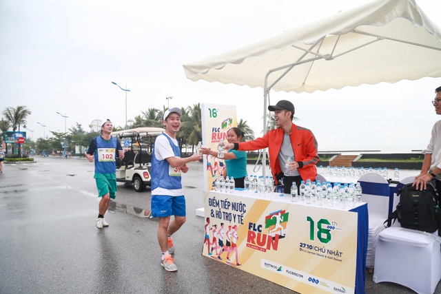 Lan toả tinh thần thể thao không giới hạn từ giải chạy FLC Run 2019 tại phố biển Sầm Sơn - 9 Lan toả tinh thần thể thao không giới hạn từ giải chạy FLC Run 2019 tại phố biển Sầm Sơn - 9
