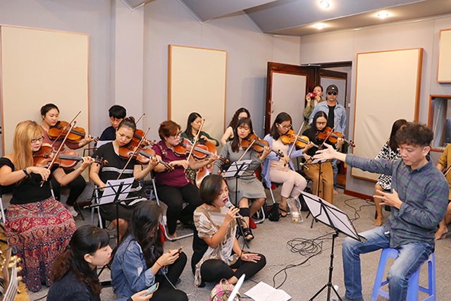Diva Thanh Lam “phiêu”, ngồi bệt xuống để hát - 6 Diva Thanh Lam “phiêu”, ngồi bệt xuống để hát - 6