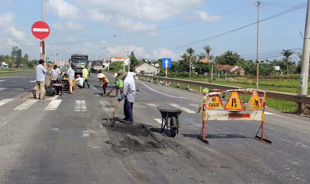 Phú Yên: Hơn 2.300 hộ dân kiến nghị bồi thường nhà nứt do thi công quốc lộ 1 - 3 Phú Yên: Hơn 2.300 hộ dân kiến nghị bồi thường nhà nứt do thi công quốc lộ 1 - 3