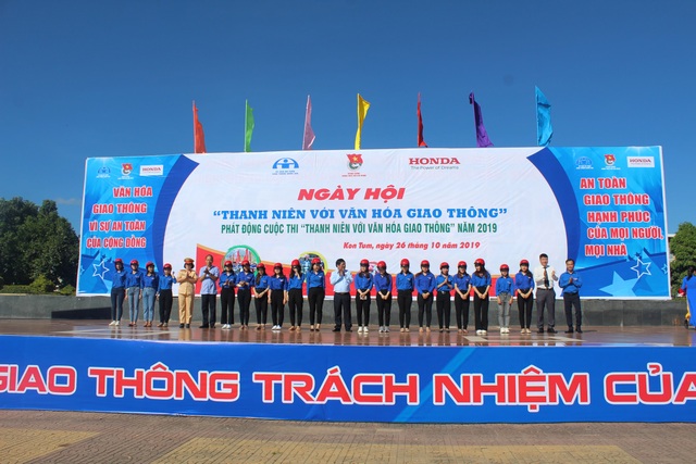 Honda Việt Nam phát động “Thanh niên với văn hóa giao thông” - 4 Honda Việt Nam phát động “Thanh niên với văn hóa giao thông” - 4