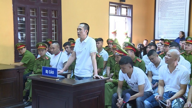 Tuấn “thần đèn” khét tiếng cùng nhóm giang hồ cộm cán xứ Thanh lĩnh án - 1 Tuấn “thần đèn” khét tiếng cùng nhóm giang hồ cộm cán xứ Thanh lĩnh án - 1