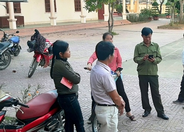 Vụ nhiều người mất liên lạc tại Anh: 3 gia đình đã liên hệ được với người thân - 2 Vụ nhiều người mất liên lạc tại Anh: 3 gia đình đã liên hệ được với người thân - 2