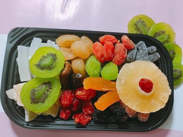 Mứt Tết trái cây bảy sắc cầu vồng, giật mình hàng cao cấp 35 ngàn đồng/kg - 2 Mứt Tết trái cây bảy sắc cầu vồng, giật mình hàng cao cấp 35 ngàn đồng/kg - 2