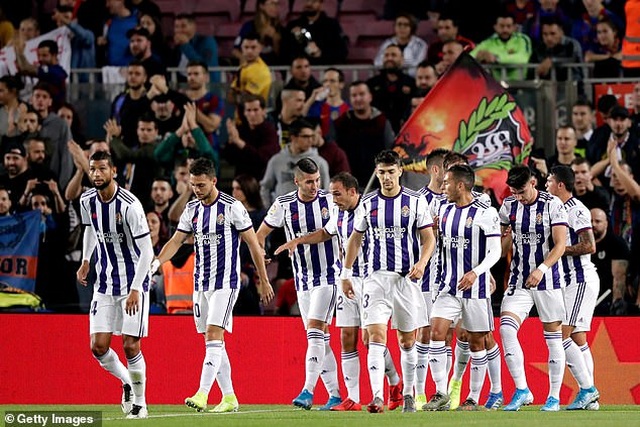 Messi rực sáng, Barcelona đại thắng “5 sao” và trở lại ngôi đầu La Liga - 4 Messi rực sáng, Barcelona đại thắng “5 sao” và trở lại ngôi đầu La Liga - 4