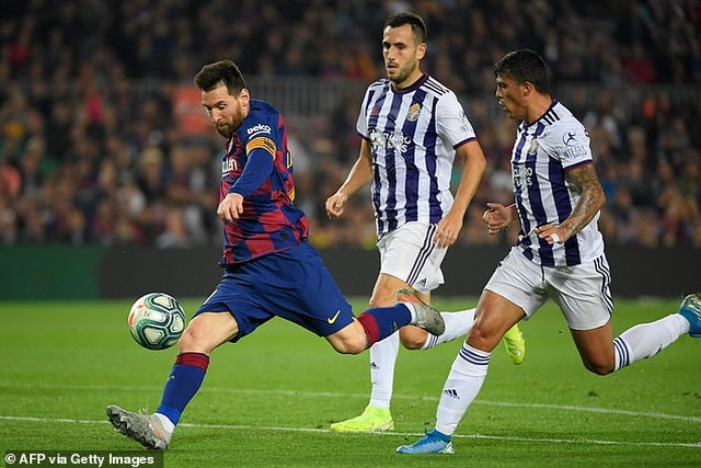 Messi rực sáng, Barcelona đại thắng “5 sao” và trở lại ngôi đầu La Liga - 13 Messi rực sáng, Barcelona đại thắng “5 sao” và trở lại ngôi đầu La Liga - 13
