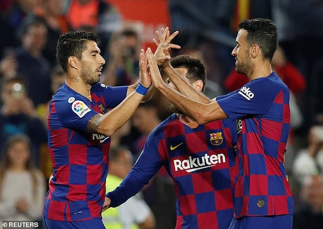 Messi rực sáng, Barcelona đại thắng “5 sao” và trở lại ngôi đầu La Liga - 15 Messi rực sáng, Barcelona đại thắng “5 sao” và trở lại ngôi đầu La Liga - 15