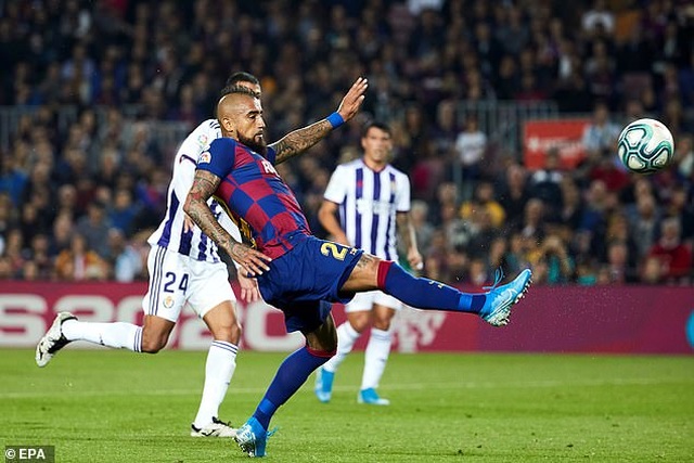 Messi rực sáng, Barcelona đại thắng “5 sao” và trở lại ngôi đầu La Liga - 6 Messi rực sáng, Barcelona đại thắng “5 sao” và trở lại ngôi đầu La Liga - 6