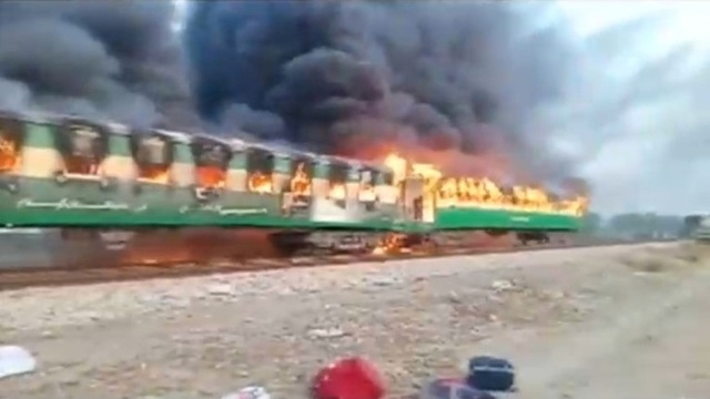 Nổ bình gas trên tàu hỏa Pakistan, 70 người chết