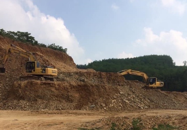 Dân ngao ngán vì tái diễn cảnh đường biến thành ao tại Quảng Bình! - 5 Dân ngao ngán vì tái diễn cảnh đường biến thành ao tại Quảng Bình! - 5