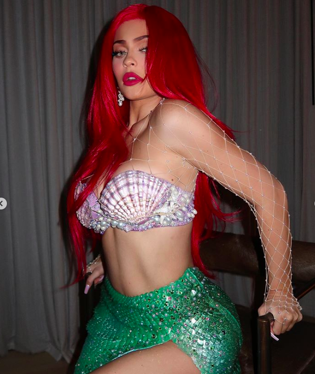 kylie-jenner-halloween-nang-tien-ca-20191031-at-203717-2-1572529046278.png