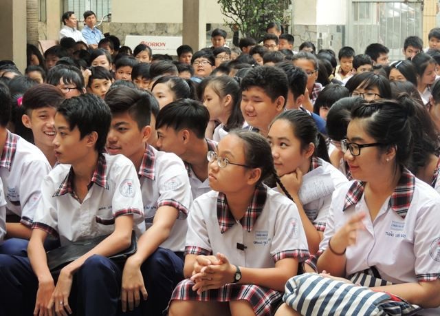 Giật mình học trò mâu thuẫn trên mạng, “xử” thật ngoài đời - 4 Giật mình học trò mâu thuẫn trên mạng, “xử” thật ngoài đời - 4