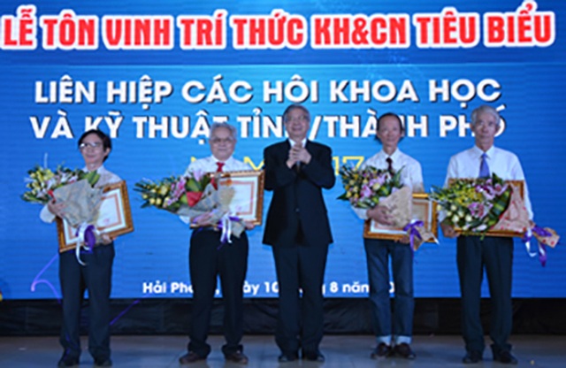 Tôn vinh 112 trí thức khoa học và công nghệ tiêu biểu 2019 - 1 Tôn vinh 112 trí thức khoa học và công nghệ tiêu biểu 2019 - 1